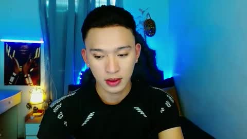 Snapshot of iconicmateo chatting on September 9, 5:40 am Mateo online show from September 9, 5:40 am