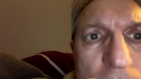 Snapshot of icums4u chatting on December 3, 4:39 pm icums4u online show from December 3, 4:39 pm