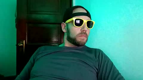 icyfucktoy online show from December 18, 3:02 am