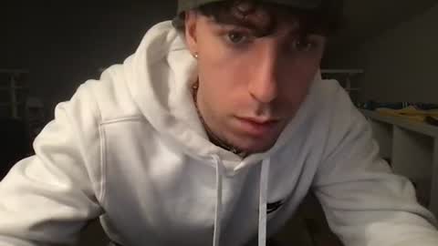 Snapshot of icyninesix chatting on December 18, 11:08 pm icyninesix online show from December 18, 11:08 pm