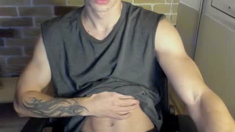Snapshot of idkiww chatting on September 24, 7:56 pm yo online show from September 24, 7:56 pm