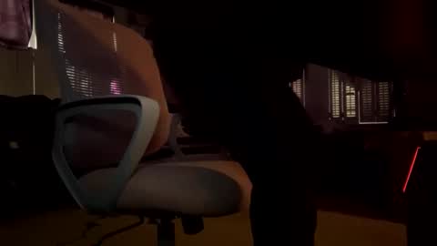 idkwhattocallthisone online show from December 8, 10:14 pm