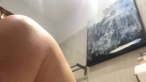 Snapshot of idkwhattowatch chatting on October 18, 6:02 pm idkwhattowatch online show from October 18, 6:02 pm