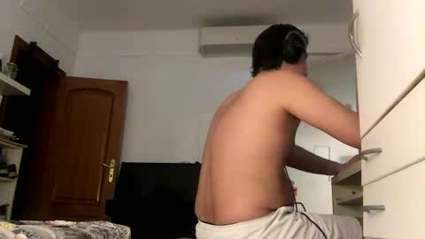 Snapshot of idkwhattowatch chatting on October 1, 6:45 pm idkwhattowatch online show from October 1, 6:45 pm