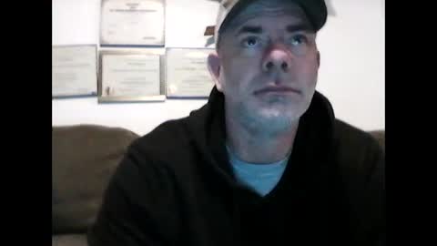 idkwhyidothis348732 online show from March 6, 11:36 am