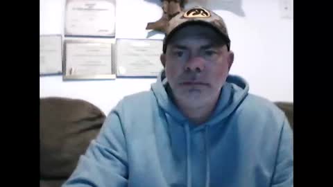 idkwhyidothis348732 online show from March 5, 12:22 pm