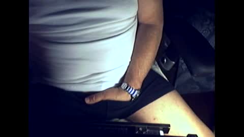 ikissuuuu online show from November 4, 4:08 pm