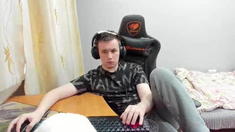 iliaskris online show from November 20, 4:23 am