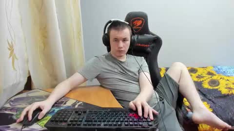 iliaskris online show from October 31, 3:08 am