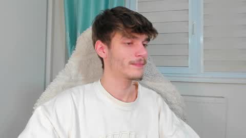 Snapshot of illusions888 chatting on February 5, 4:37 pm D-Illusion online show from February 5, 4:37 pm