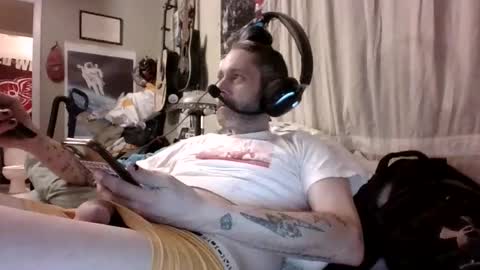 ilovewomensmokers0935 online show from March 19, 4:37 am