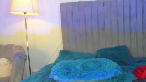 Perseo - Help me with 50 thumbs up online show from December 19, 11:01 pm