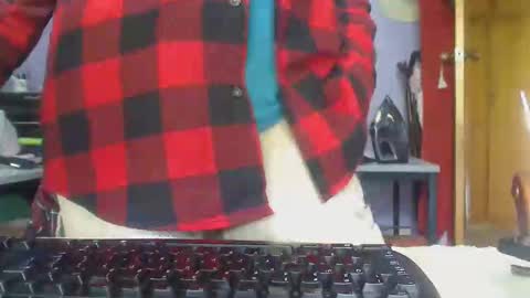 Snapshot of imaussiechris chatting on October 19, 10:57 pm Aussie Guy online show from October 19, 10:57 pm