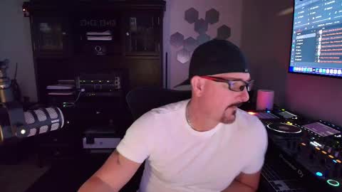 DJ Azra online show from October 14, 1:34 am