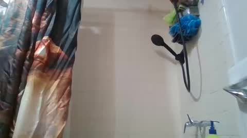 Imstuckhere online show from March 26, 11:36 am