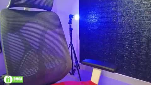 Miles online show from November 22, 5:29 am