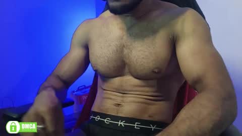 Snapshot of insanestud_miles chatting on October 10, 2:33 pm Miles online show from October 10, 2:33 pm