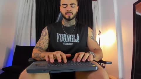 Brayan Chavez online show from March 12, 3:25 am