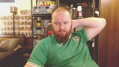 Snapshot of irishdaddy24 chatting on October 4, 11:42 pm twitter theirishman205 online show from October 4, 11:42 pm