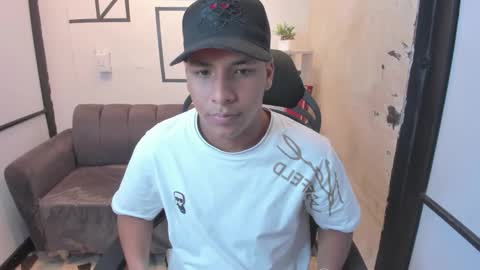 Snapshot of isaacblack_ chatting on September 23, 5:07 am IsaacBlack online show from September 23, 5:07 am