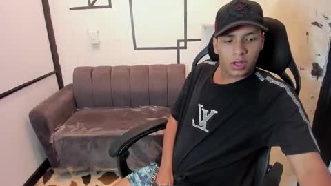 Snapshot of isaacblack_ chatting on September 27, 6:44 am IsaacBlack online show from September 27, 6:44 am