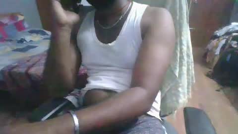 Snapshot of isha147 chatting on February 6, 12:59 pm Horny boy online show from February 6, 12:59 pm