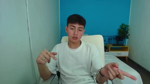 ithan__ online show from September 12, 8:53 pm