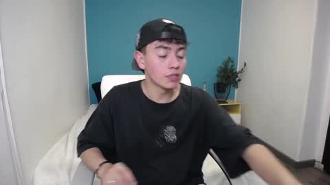 ithan__ online show from September 26, 8:39 pm
