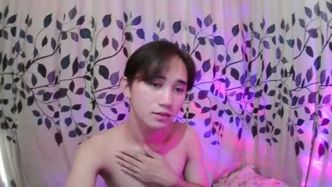 Snapshot of its_saya chatting on October 5, 5:22 am its_saya online show from October 5, 5:22 am