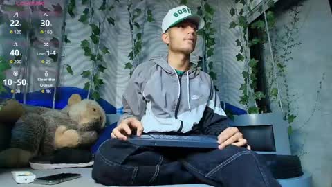 itszairen online show from May 24, 3:45 am
