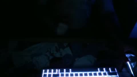 itzpillow_ online show from January 24, 7:41 am