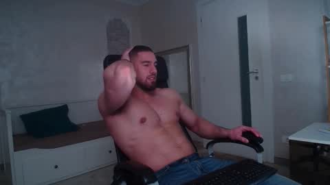 IvanHydee online show from February 7, 7:04 am