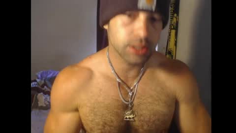 izak144 online show from May 20, 7:09 pm