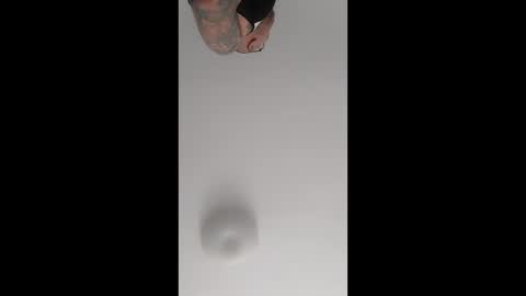 j195325 online show from May 7, 11:43 am