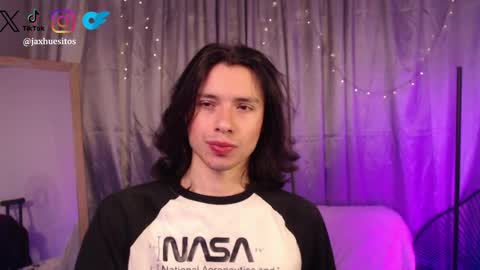Hey im Jaxxxon check my info     online show from April 8, 11:42 am