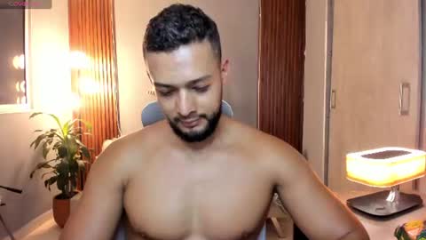 Calix  Independient model Insta and twt Calixsnake online show from July 7, 8:34 pm