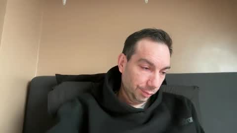 Snapshot of j_dc chatting on February 17, 3:53 pm j_dc online show from February 17, 3:53 pm