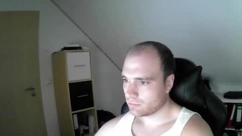 here4y online show from October 21, 9:01 am