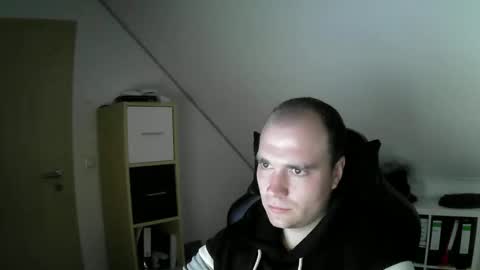 here4y online show from November 28, 9:55 am