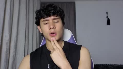 Noah online show from October 16, 3:42 pm