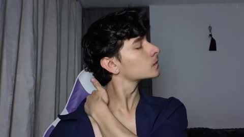 Noah online show from October 20, 4:44 pm