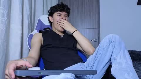 Noah online show from October 8, 8:24 pm