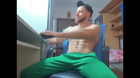 Snapshot of jaceblaze chatting on October 3, 5:23 am Jace online show from October 3, 5:23 am