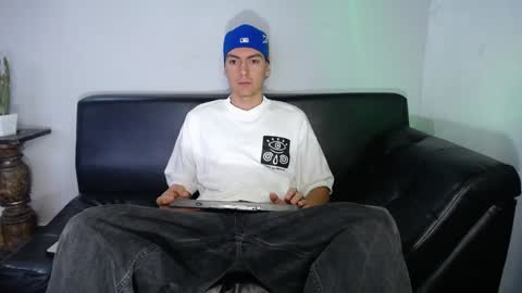 Snapshot of jack_norizz chatting on January 8, 12:15 pm INDEPENDENT MODEL online show from January 8, 12:15 pm