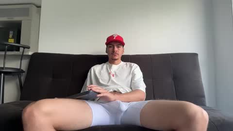 INDEPENDENT MODEL online show from November 7, 1:47 pm