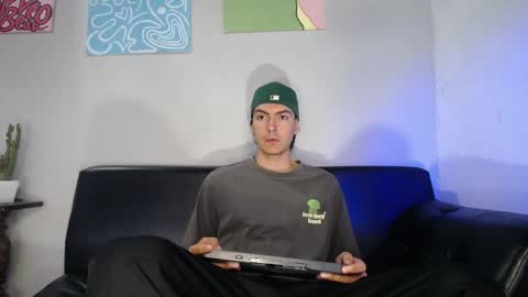 Snapshot of jack_norizz chatting on January 10, 11:33 am INDEPENDENT MODEL online show from January 10, 11:33 am