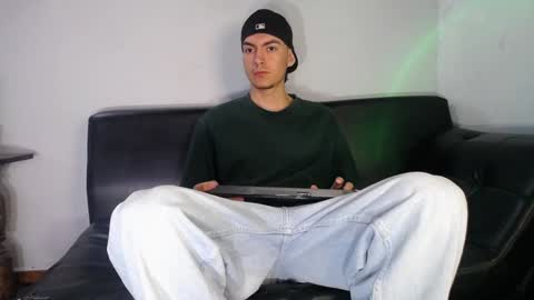 Snapshot of jack_norizz chatting on December 24, 11:28 am INDEPENDENT MODEL online show from December 24, 11:28 am