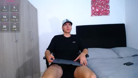 Snapshot of jack_norizz chatting on February 20, 4:39 am INDEPENDENT MODEL online show from February 20, 4:39 am
