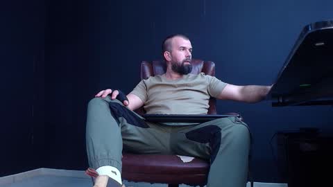 JackEthan online show from November 18, 6:39 am