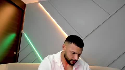Snapshot of jackson_wayne__ chatting on February 23, 12:26 am Jackson Wayne online show from February 23, 12:26 am